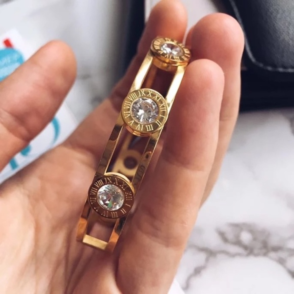 "Drippin' in Gold" (CLOSING CLOSET SALE)